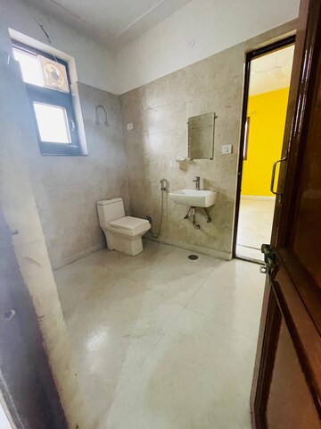 Master Bedroom in 3 BHK Builder Floor at Sector 23 – for Rent