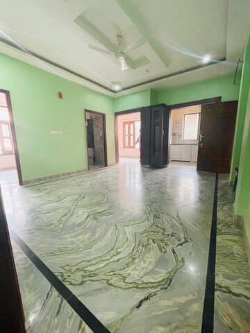 3 BHK Builder Floor For Rent in Sector 23