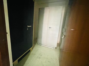 Building Lobby in 3 BHK Builder Floor at Sector 23 – for Rent