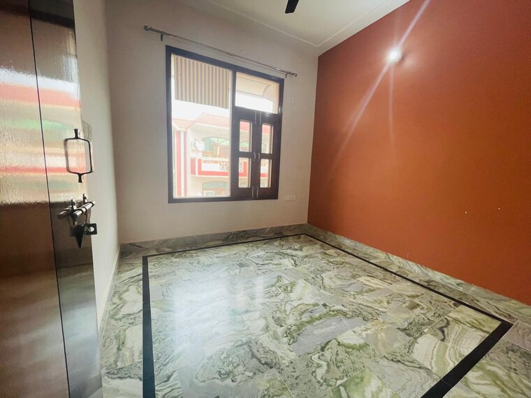 Room, sector 23 3 Bedroom 1850 Sq.Ft. Builder Floor In Sector 23 Gurgaon 9674423