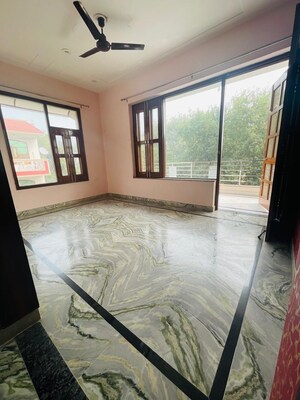 Bedroom in 3 BHK Builder Floor at Sector 23 – for Rent