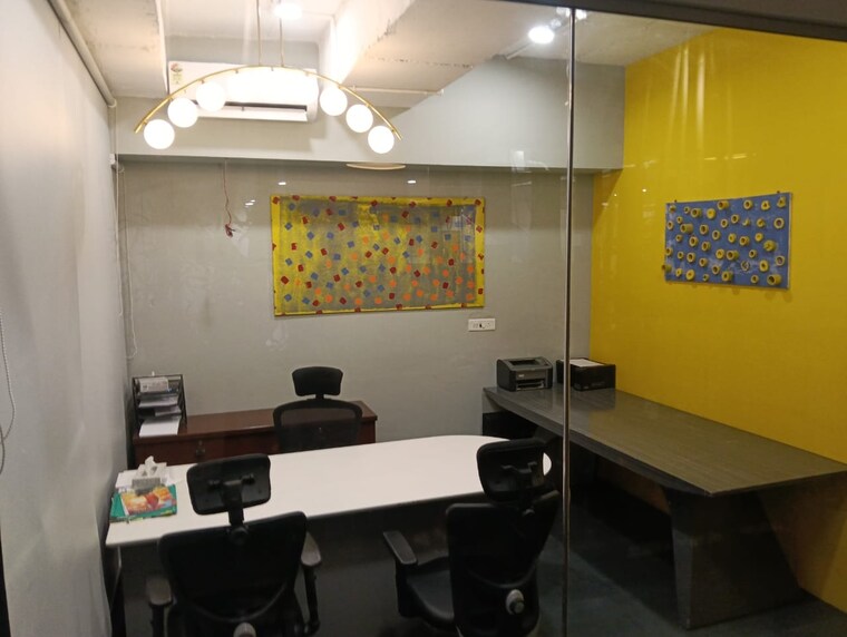 Team Area, alkapuri Commercial Office Space 3000 Sq.Ft. In Alkapuri Vadodara 9674428