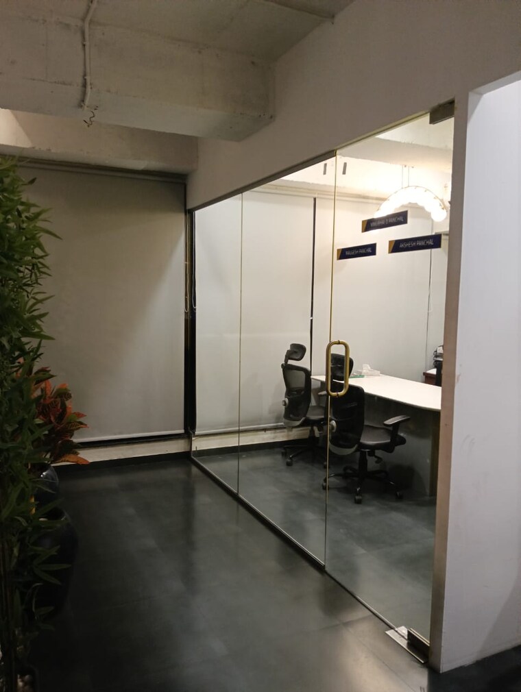 undefined, alkapuri Commercial Office Space 3000 Sq.Ft. In Alkapuri Vadodara 9674428