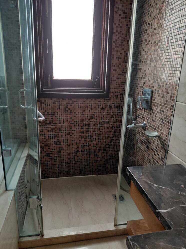Bathroom, boutique-residential-apartments-c-253 3 Bedroom 2400 Sq.Ft. Builder Floor In Defence Colony Delhi 9674464