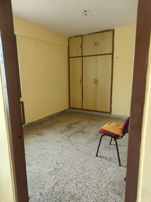Room in 2 BHK Apartment at Morabadi – for Rent
