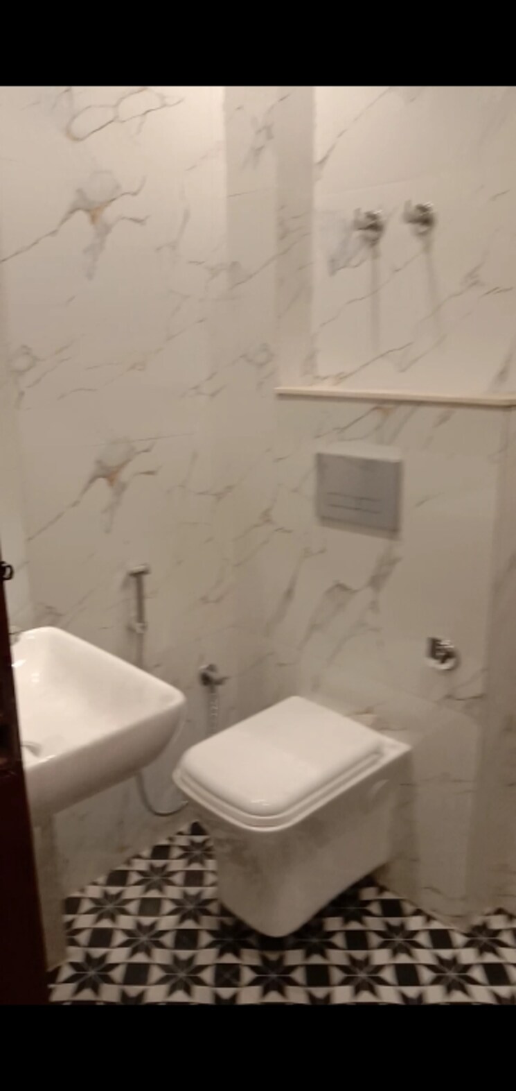 Bathroom, mahavir enclave 3 Bedroom 810 Sq.Ft. Builder Floor In Mahavir Enclave Delhi 9674478