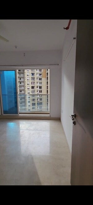Room in 2.5 BHK Apartment at Sheth Avalon, Laxmi Nagar – for Sale