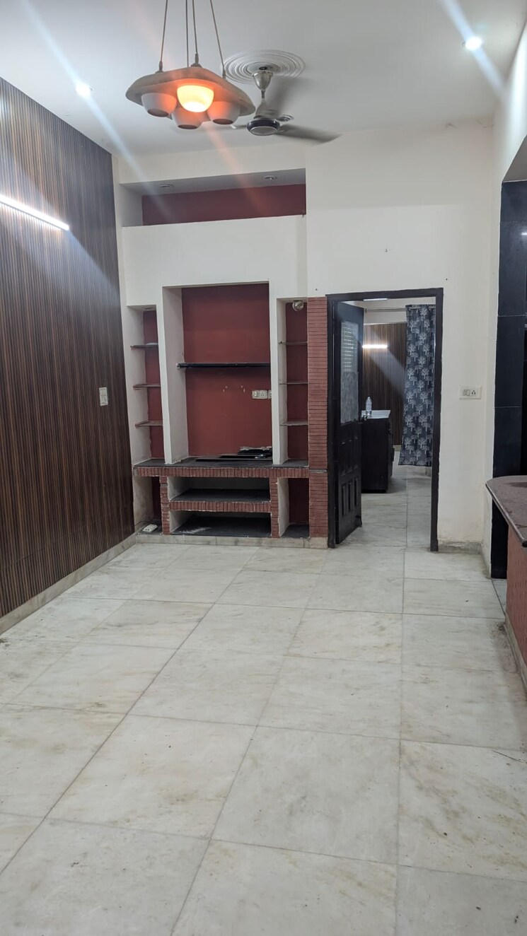 Room, rwa-residential-society 1 Bedroom 100 Sq.Yd. Builder Floor In Sector 40 Gurgaon 9674494