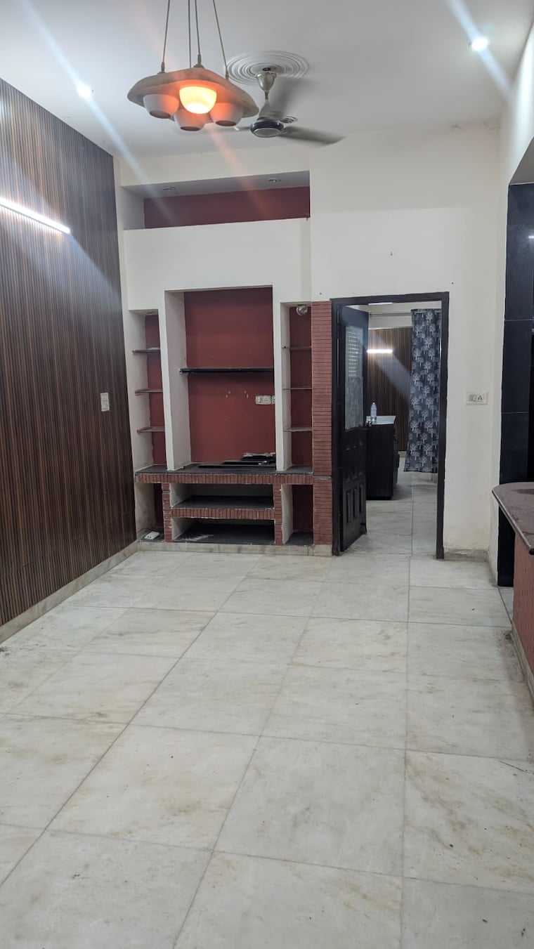 Room, rwa-residential-society 1 Bedroom 100 Sq.Yd. Builder Floor In Sector 40 Gurgaon 9674494