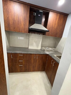 Furnished Amenities in 1 RK Builder Floor at RWA Residential Society, Sector 40 – for Rent