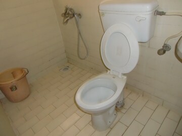 Bathroom in 1 RK Independent House at Rt Nagar – for Rent