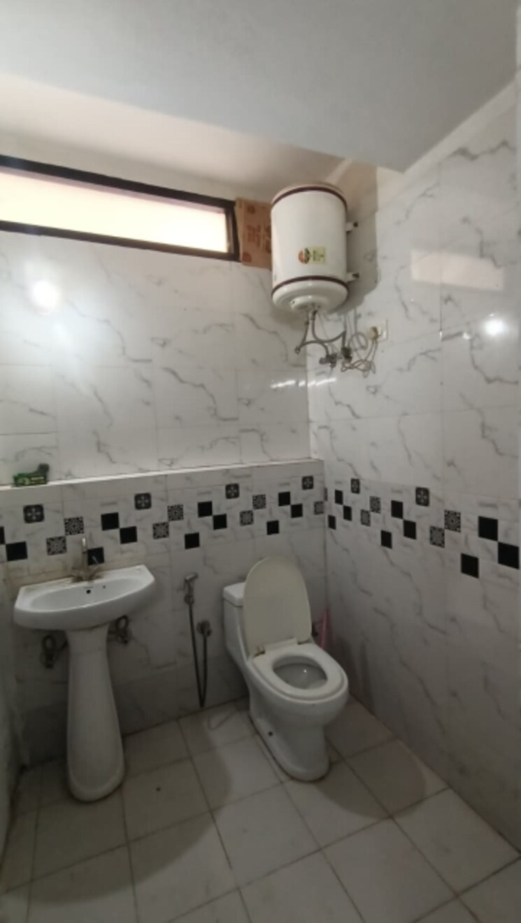 Bathroom, saket 1 RK 350 Sq.Ft. Builder Floor In Saket Delhi 9674553