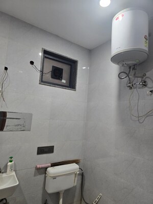 Bathroom in 1 RK Independent House at Sector 33 – for Rent