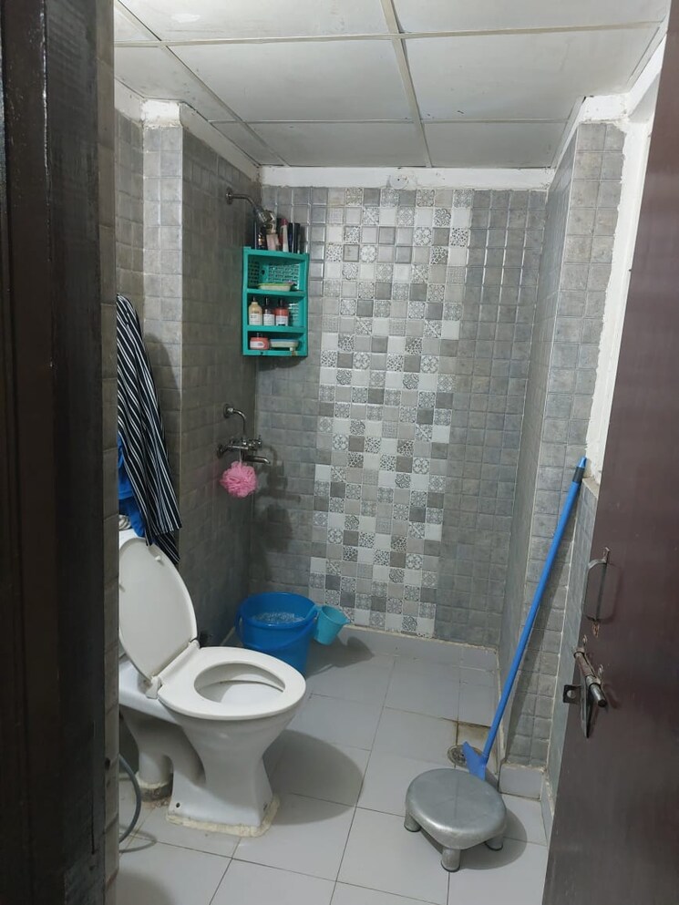 Bathroom, sector 52 3 Bedroom 2000 Sq.Ft. Independent House In Sector 52 Noida 9674555