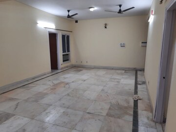 Room in 3.5 BHK Apartment at Shatabdi Vihar, Sector 52 – for Rent