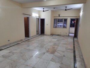 Room in 3.5 BHK Apartment at Shatabdi Vihar, Sector 52 – for Rent