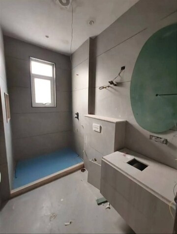 Attached Bathroom in 3 BHK Builder Floor at Nehru Enclave – for Rent