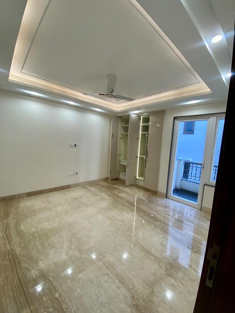 Room, kalkaji 3 Bedroom 2200 Sq.Ft. Builder Floor In Kalkaji Delhi 9674567