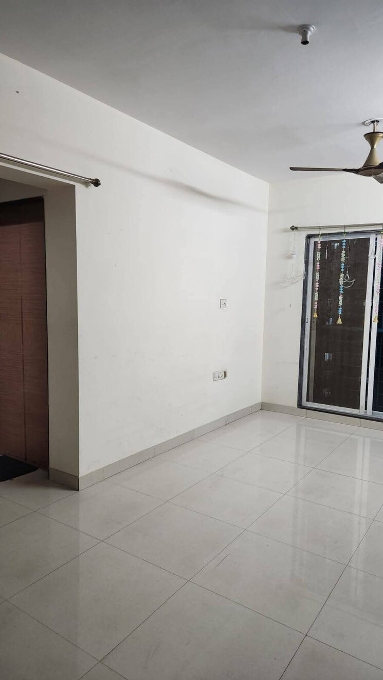 Room, malad east Pg For Boys & Girls In Malad East 9674570
