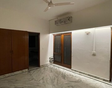 Room in 6 BHK Villa at Anand Niketan – for Rent
