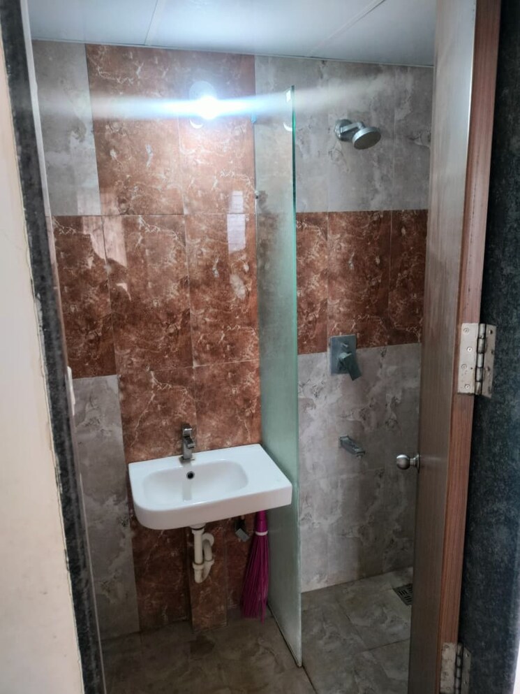 Bathroom, welworth-tinseltown 1 Bedroom 635 Sq.Ft. Builder Floor In Bavdhan Pune 9674588