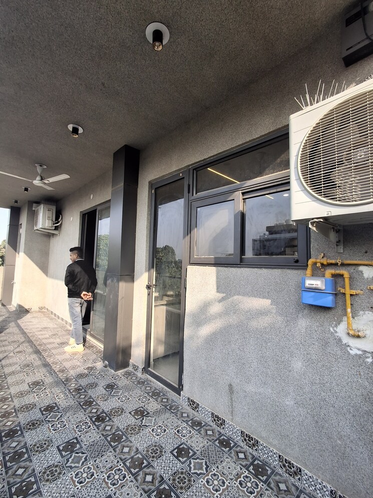  Parking, ansal-plaza-sector-23 3 Bedroom 1600 Sq.Ft. Builder Floor In Sector 23 Gurgaon 9674593