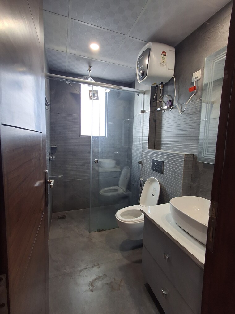 Bathroom, ansal-plaza-sector-23 3 Bedroom 1600 Sq.Ft. Builder Floor In Sector 23 Gurgaon 9674593
