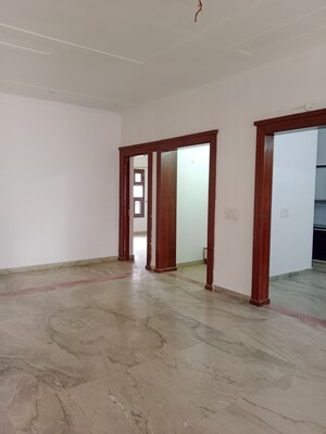 Room in 4 BHK Builder Floor at Ansals Sushant City – for Rent