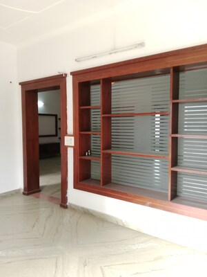 Room in 4 BHK Builder Floor at Ansals Sushant City – for Rent