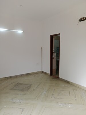 Room in 4 BHK Builder Floor at Ansals Sushant City – for Rent