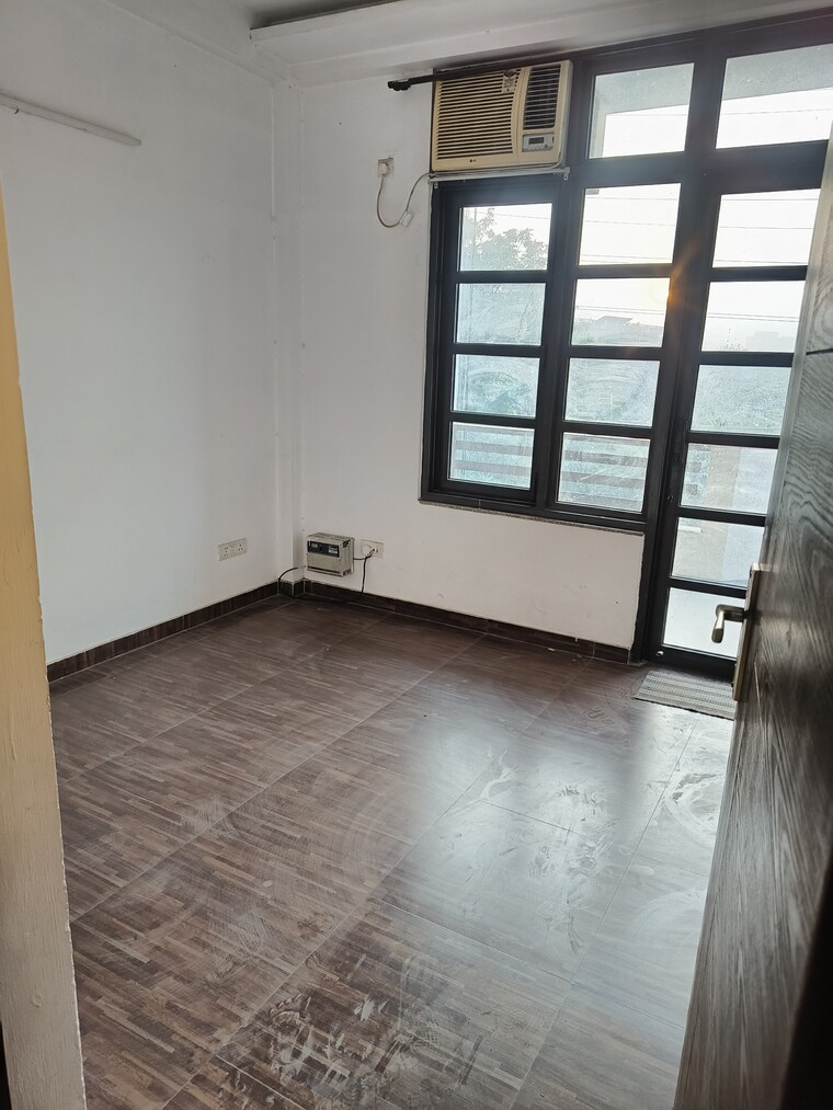 Room, vipul-world-floors 2.5 Bedroom 1500 Sq.Ft. Builder Floor In Sector 48 Gurgaon 9674603