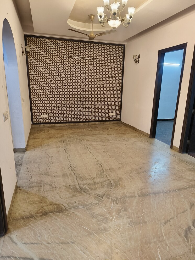 Living Room, vipul-world-floors 2.5 Bedroom 1500 Sq.Ft. Builder Floor In Sector 48 Gurgaon 9674603