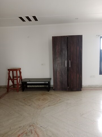 Room in 2 BHK Builder Floor at Ansals Sushant City – for Rent