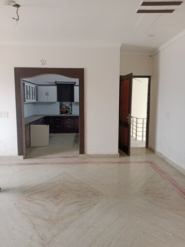 Room in 2 BHK Builder Floor at Ansals Sushant City – for Rent