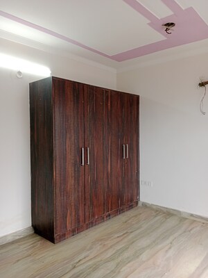Room in 2 BHK Builder Floor at Ansals Sushant City – for Rent