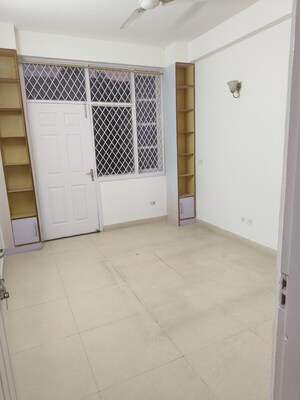 Room in 2 BHK Builder Floor at SS The Lilac, Sector 49 – for Rent