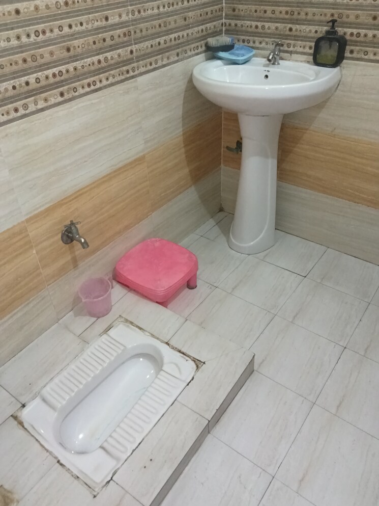 Bathroom, dhakoli 2 Bedroom 122 Sq.Yd. Builder Floor In Dhakoli Zirakpur 9674614