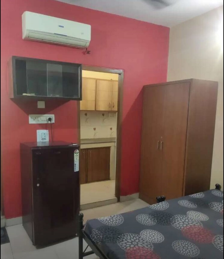 Bedroom, hazratganj 1 RK 300 Sq.Ft. Builder Floor In Hazratganj Lucknow 9674627