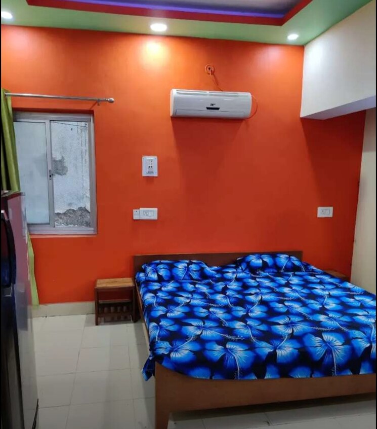 Bedroom, hazratganj 1 RK 300 Sq.Ft. Builder Floor In Hazratganj Lucknow 9674627