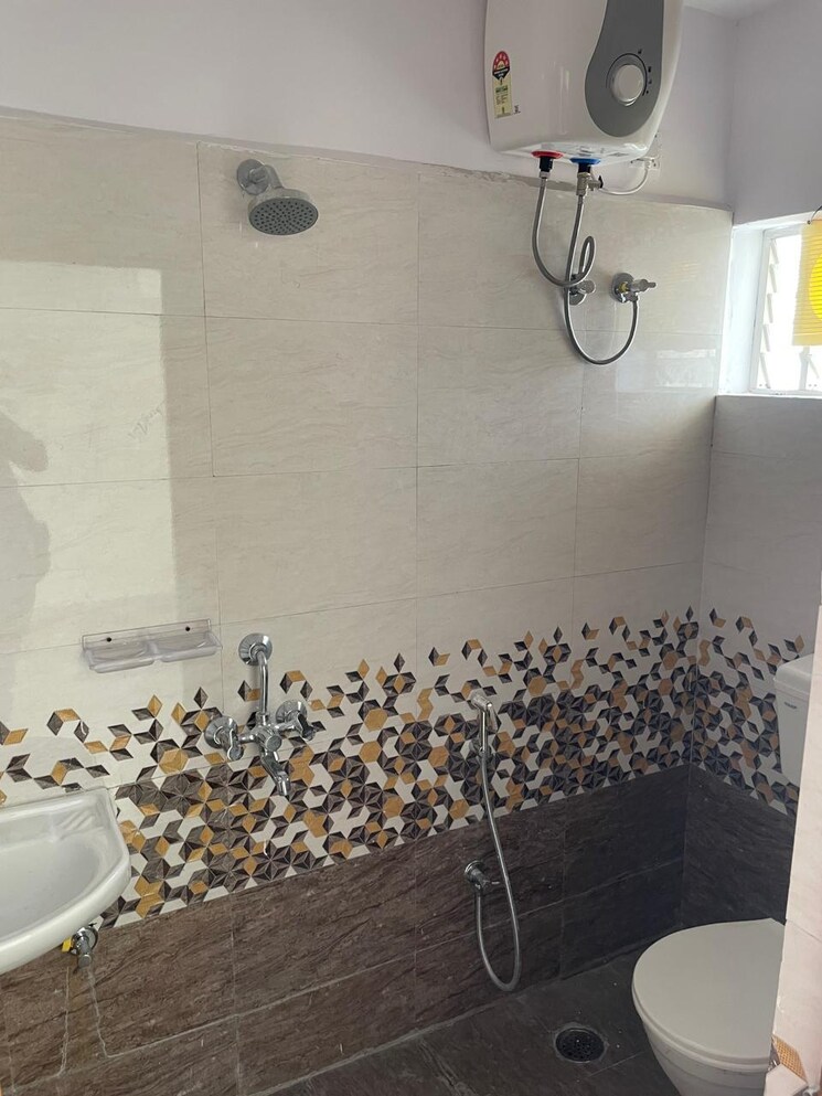 Bathroom, chitrapuri-colony 2 Bedroom 1250 Sq.Ft. Apartment In Manikonda Hyderabad 9674629