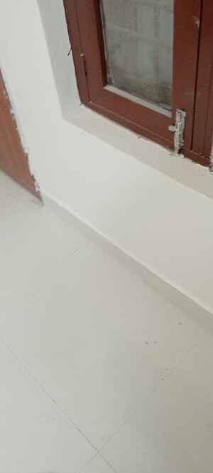 Room in 2.5 BHK Independent House at Vrindavan Yojna – for Rent