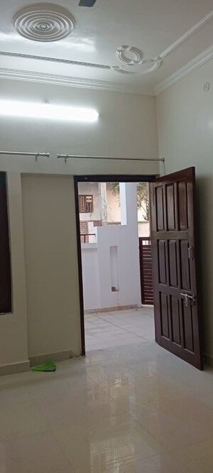 Room in 2.5 BHK Independent House at Vrindavan Yojna – for Rent