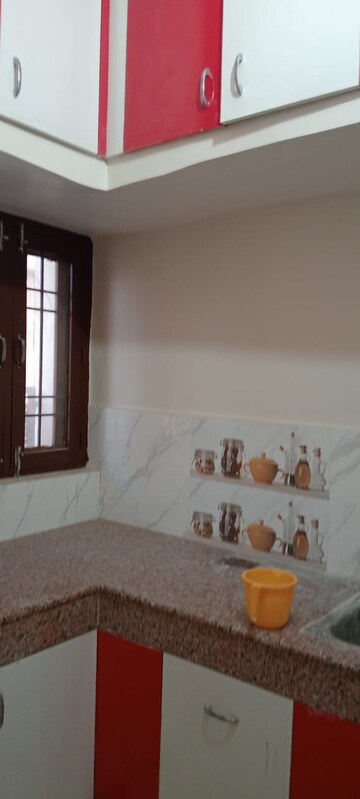 Room in 2.5 BHK Independent House at Vrindavan Yojna – for Rent