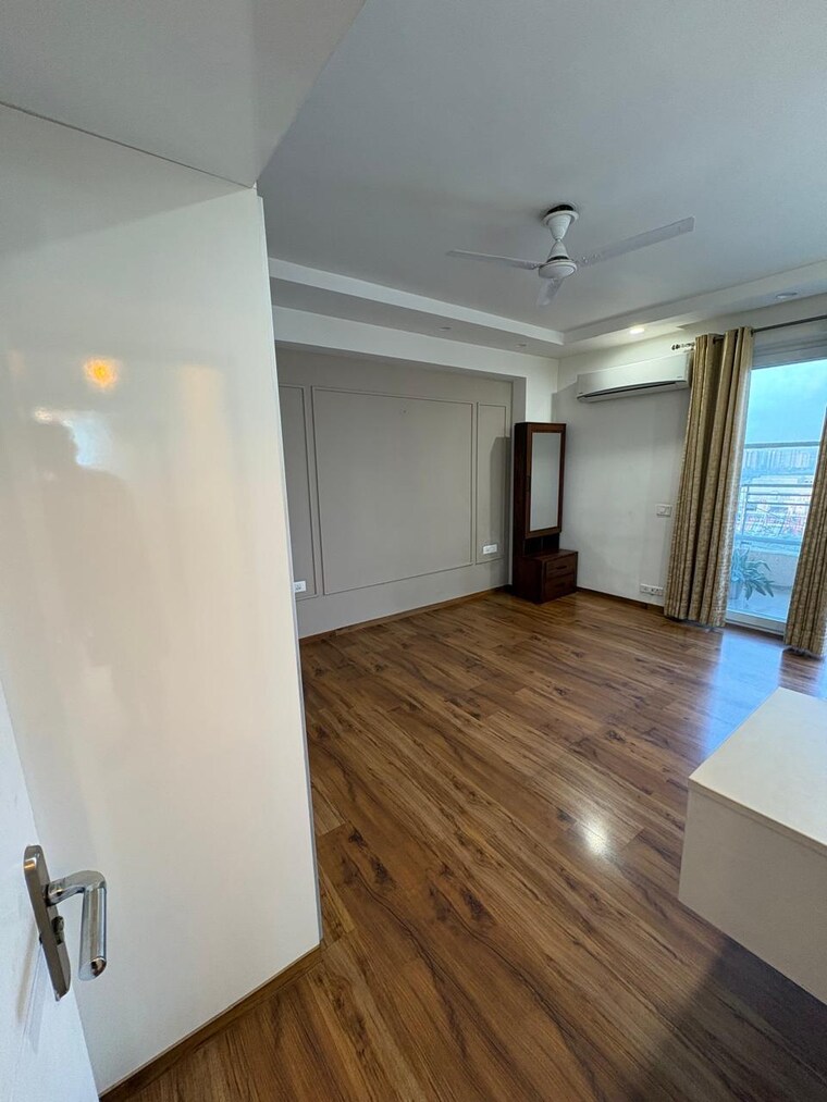 Room, tulip-violet 4 Bedroom 2010 Sq.Ft. Apartment In Sector 69 Gurgaon 9674663