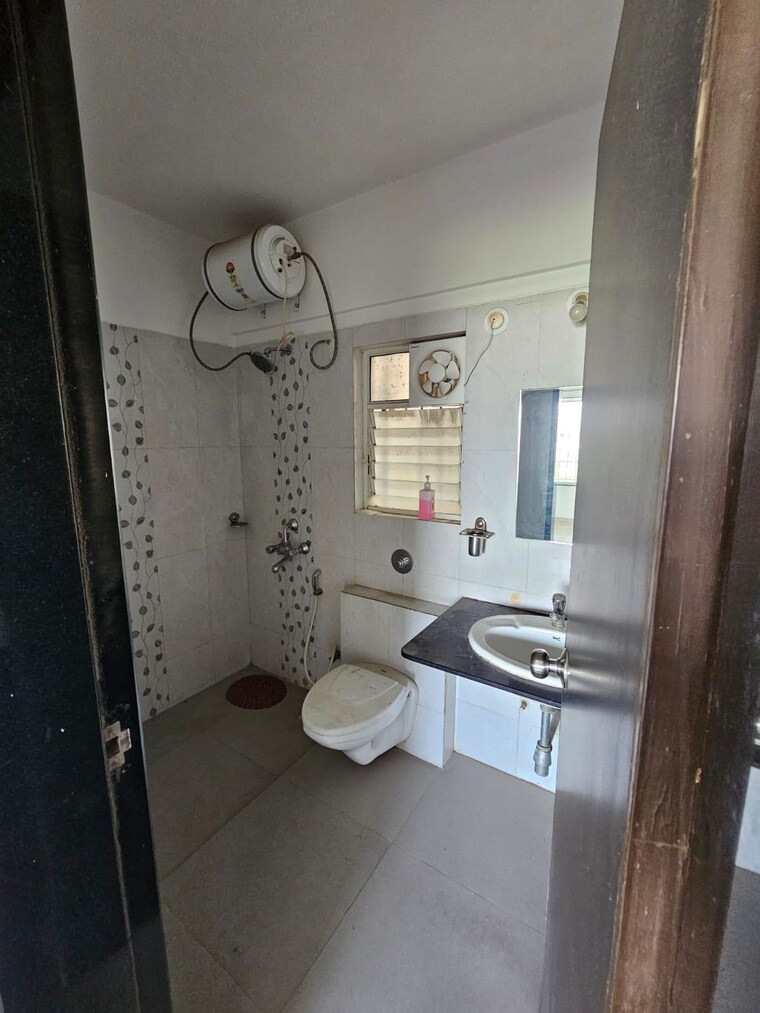 Bathroom, kolte-patil-beryl 3 Bedroom 1555 Sq.Ft. Apartment In Kharadi Pune 9674676
