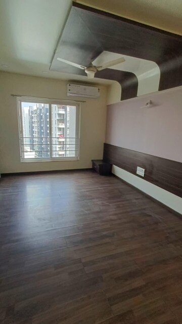 Room in 2 BHK Apartment at Kolte Patil Langston, Kharadi – for Rent