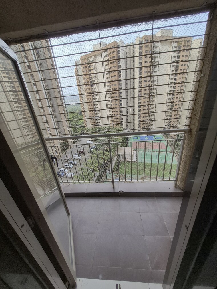 Balcony, lodha-splendora 1 Bedroom 450 Sq.Ft. Apartment In Ghodbunder Road Thane 9674705