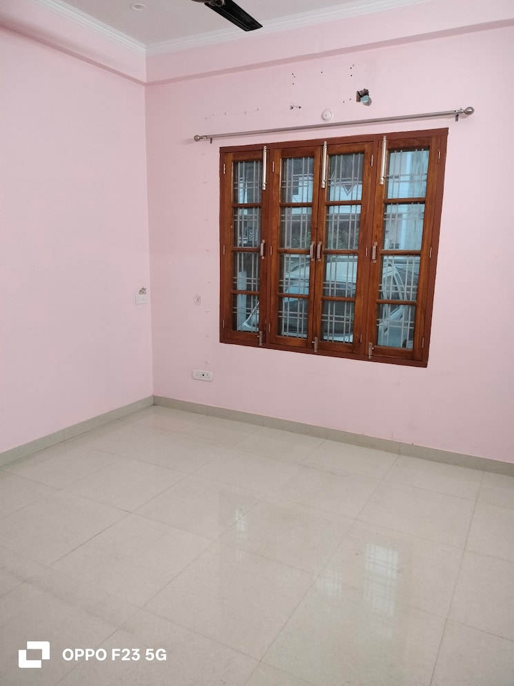 Room, gomti nagar 2 Bedroom 3250 Sq.Ft. Builder Floor In Gomti Nagar Lucknow 9674709