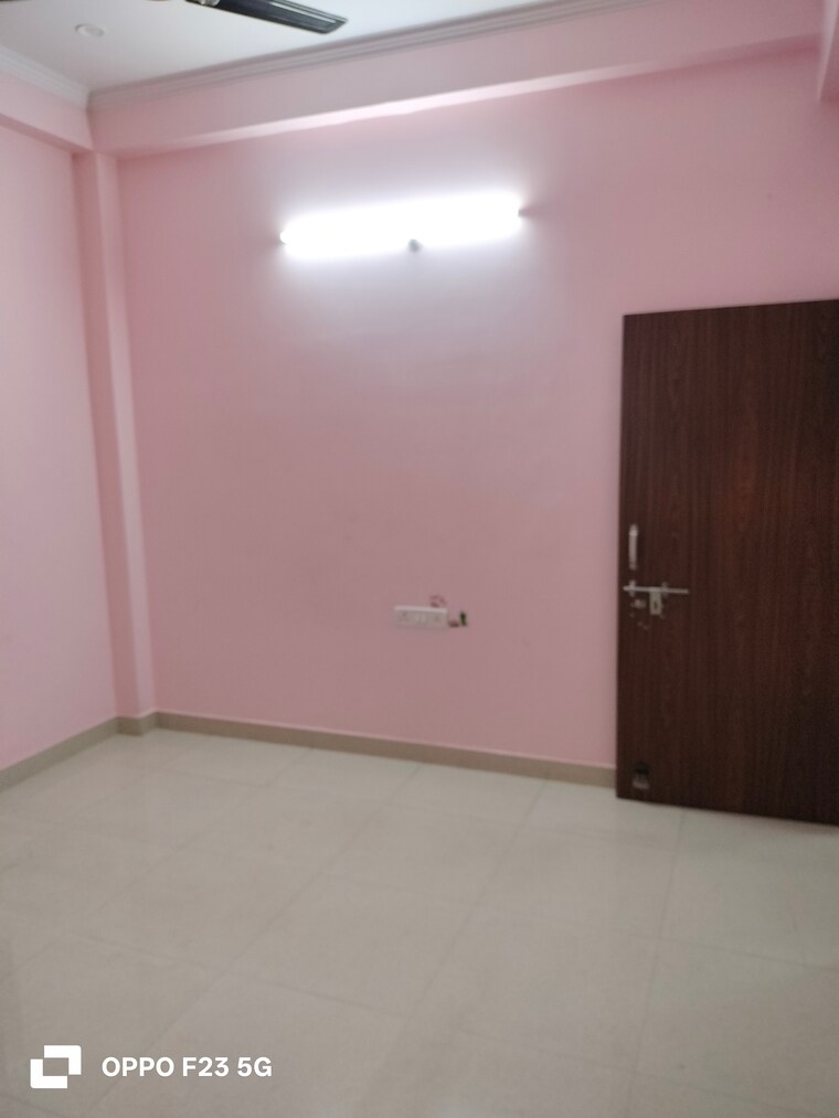 Room, gomti nagar 2 Bedroom 3250 Sq.Ft. Builder Floor In Gomti Nagar Lucknow 9674709