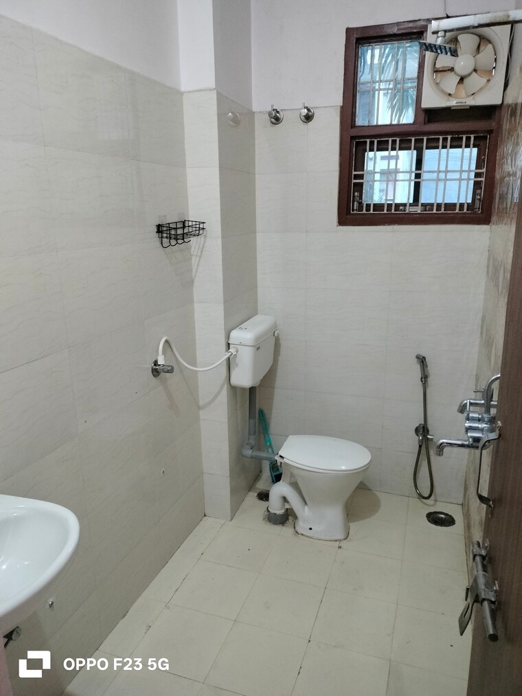 Bathroom, gomti nagar 2 Bedroom 3250 Sq.Ft. Builder Floor In Gomti Nagar Lucknow 9674709